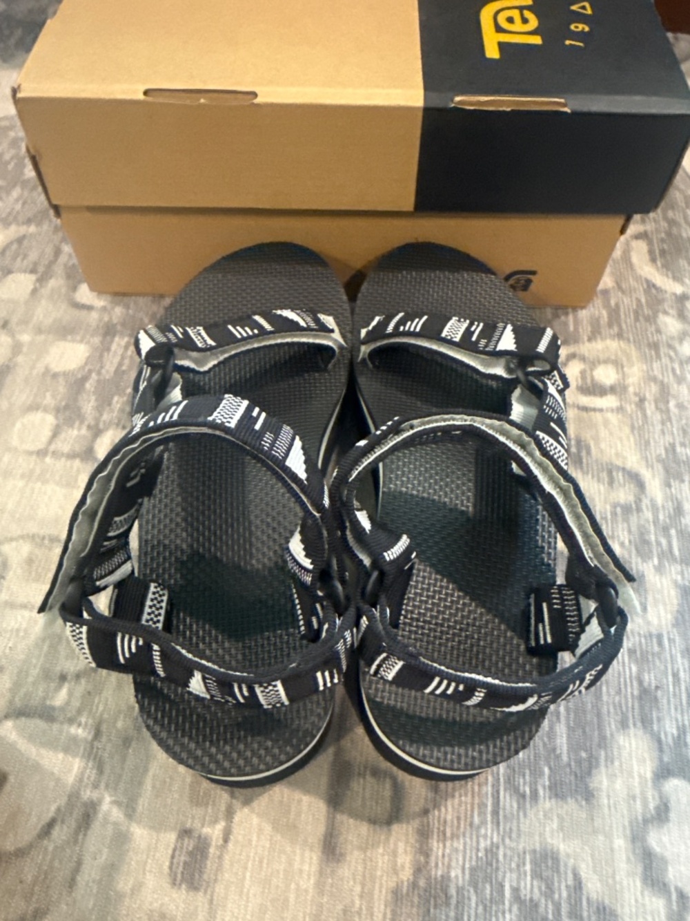 NIB Teva Women's Flatform Universal Sandals - Picture 4 of 7
